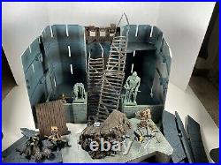 LOTR Helm's Deep Castle with instructions Armies of Middle Earth + EXTRA Figures