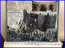 The Lord of the Rings Armies of Middle Earth Battle at Helm's Deep Play Set B